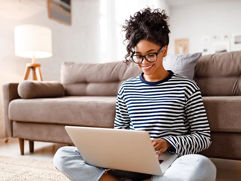 woman on laptop